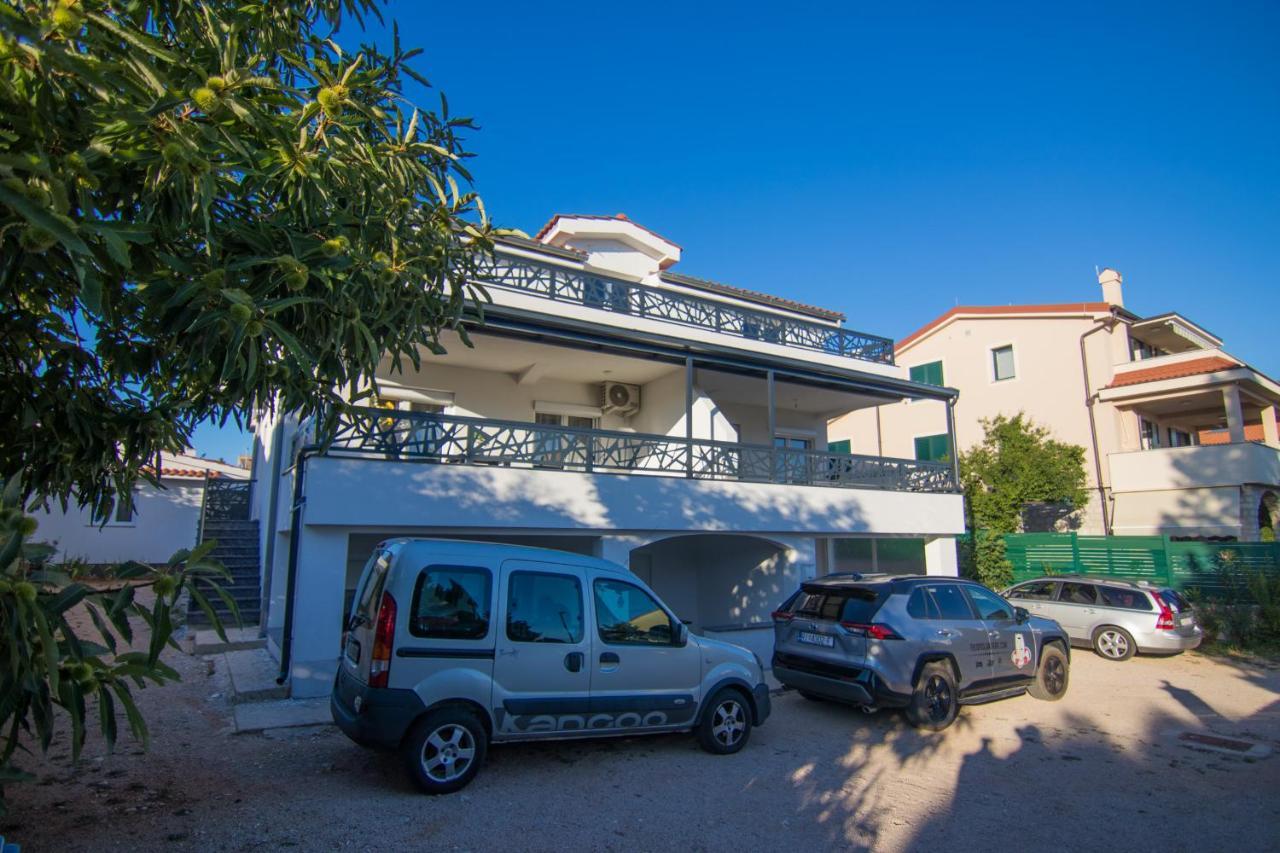 Apartments Flowers Krk Town Extérieur photo